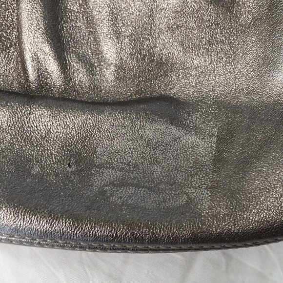 EXPRESS metallic pewter genuine leather clutch. Vintage. Kiss lock opening. - Picture 3 of 9